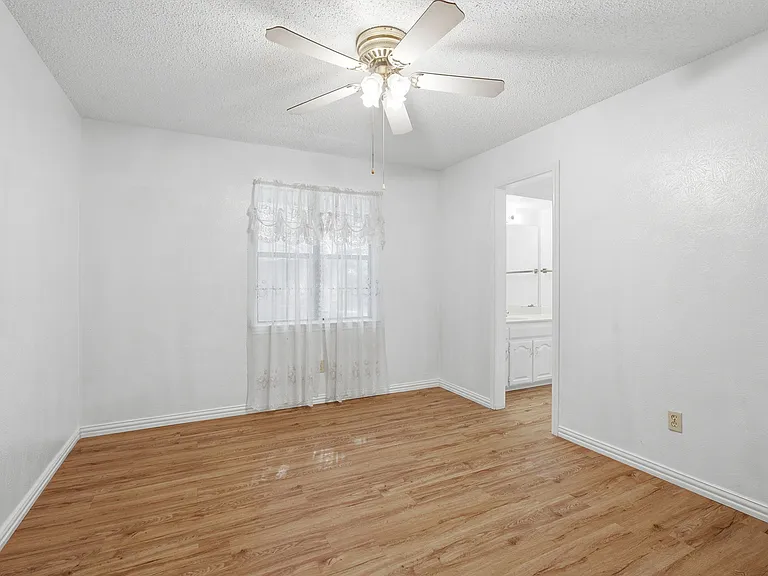 999 W Forest Grove Rd — Photo 24