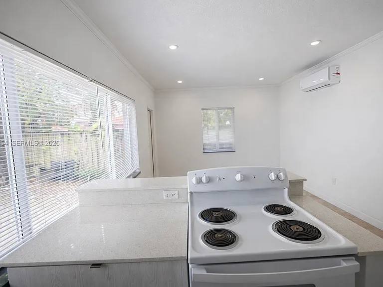 572 NE 67th St #5 — Photo 3