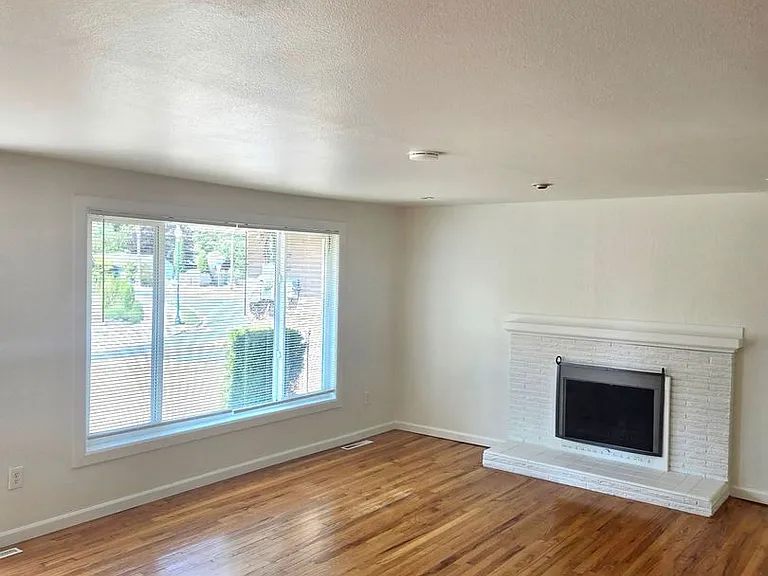 3613 Grandview Dr W — Photo 12
