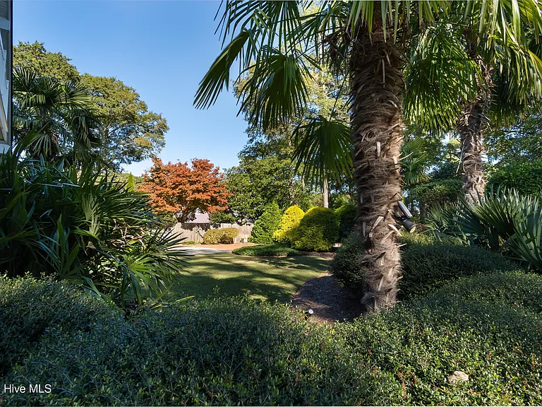 810 Madam Moores Ln #A — Photo 11