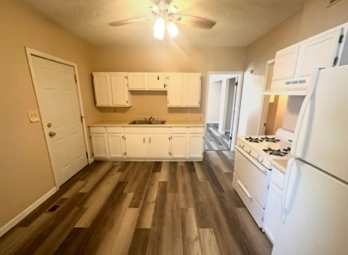 2 bed, $850 — Photo 2