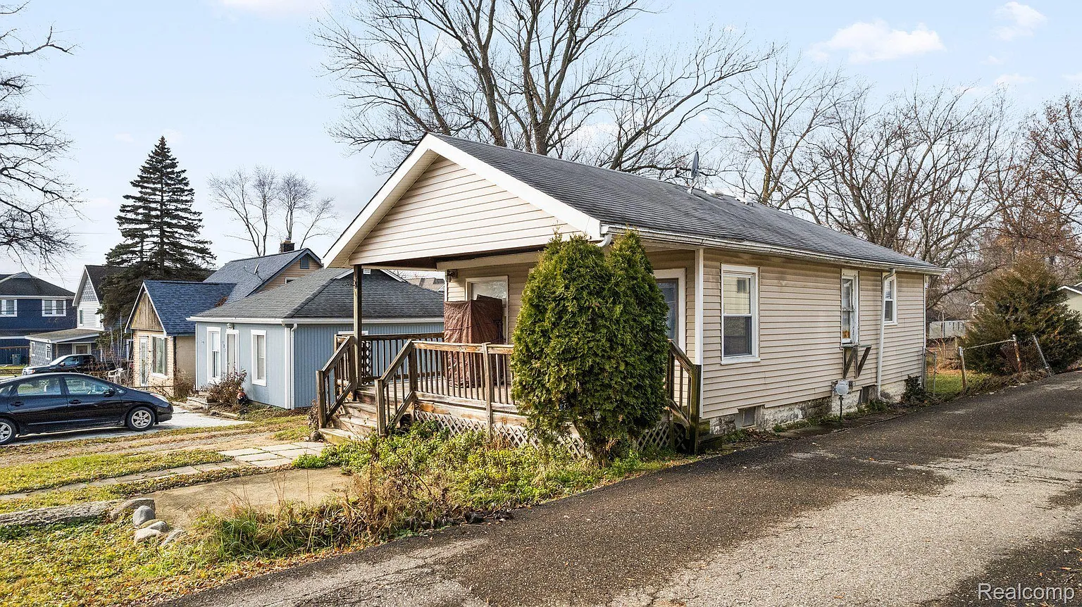 133 Welfare Blvd photo 1