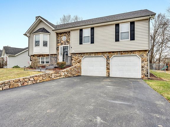 3rd image of 4641 Trevino Dr NE