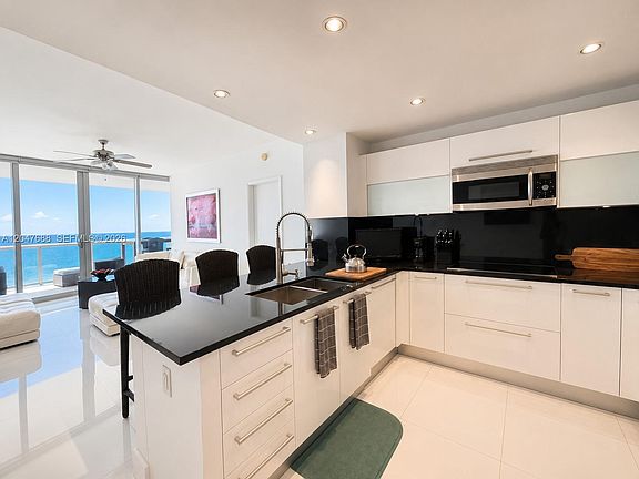 5th image of 17121 Collins Ave APT 1602