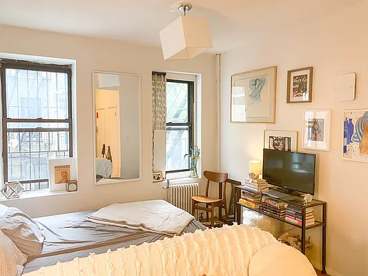 Rented by Charie Properties LLC | media 8