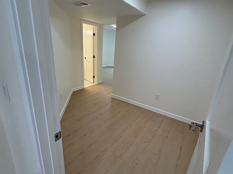 736 Club Cir — Photo 23