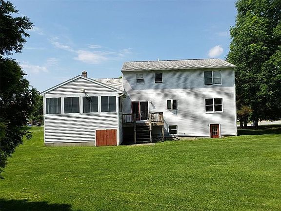 3rd image of 9 Albert Dr
