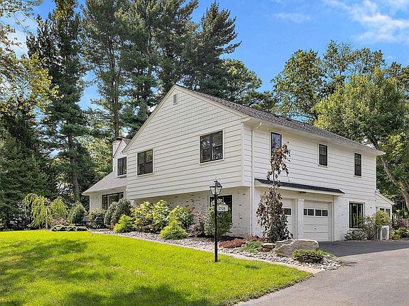 3rd image of 2506 Foulk Woods Rd