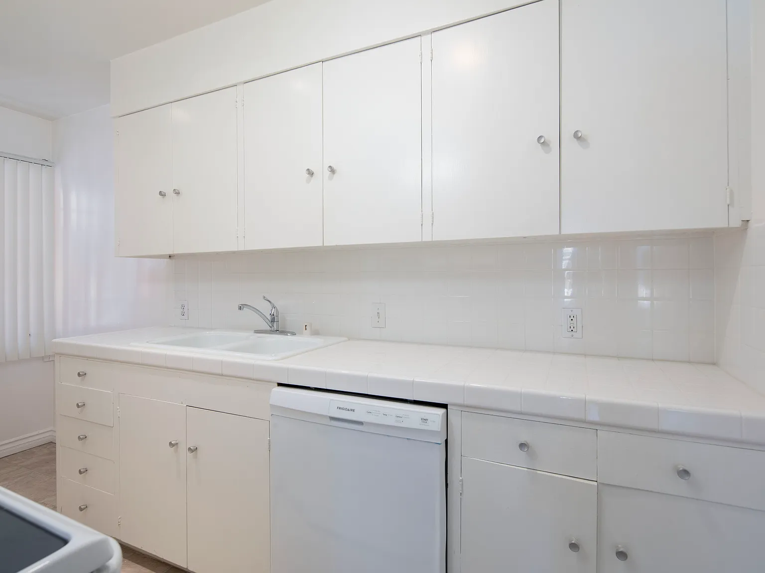1 bed, 740 sqft, $2,995 — Photo 4