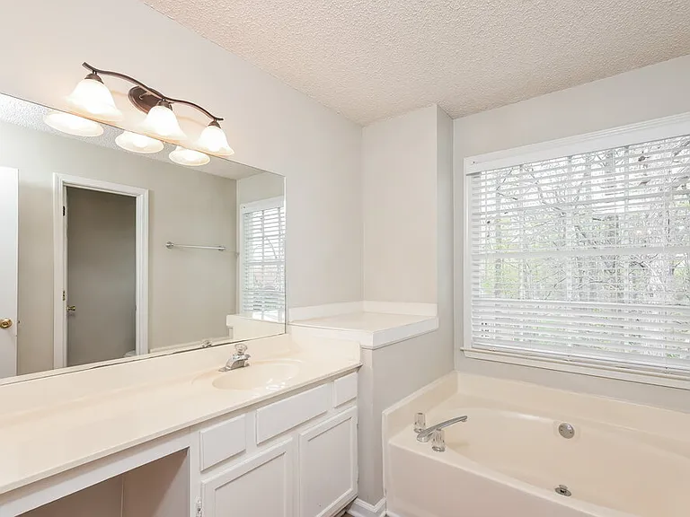 1952 McAdoo Ct SW — Photo 13