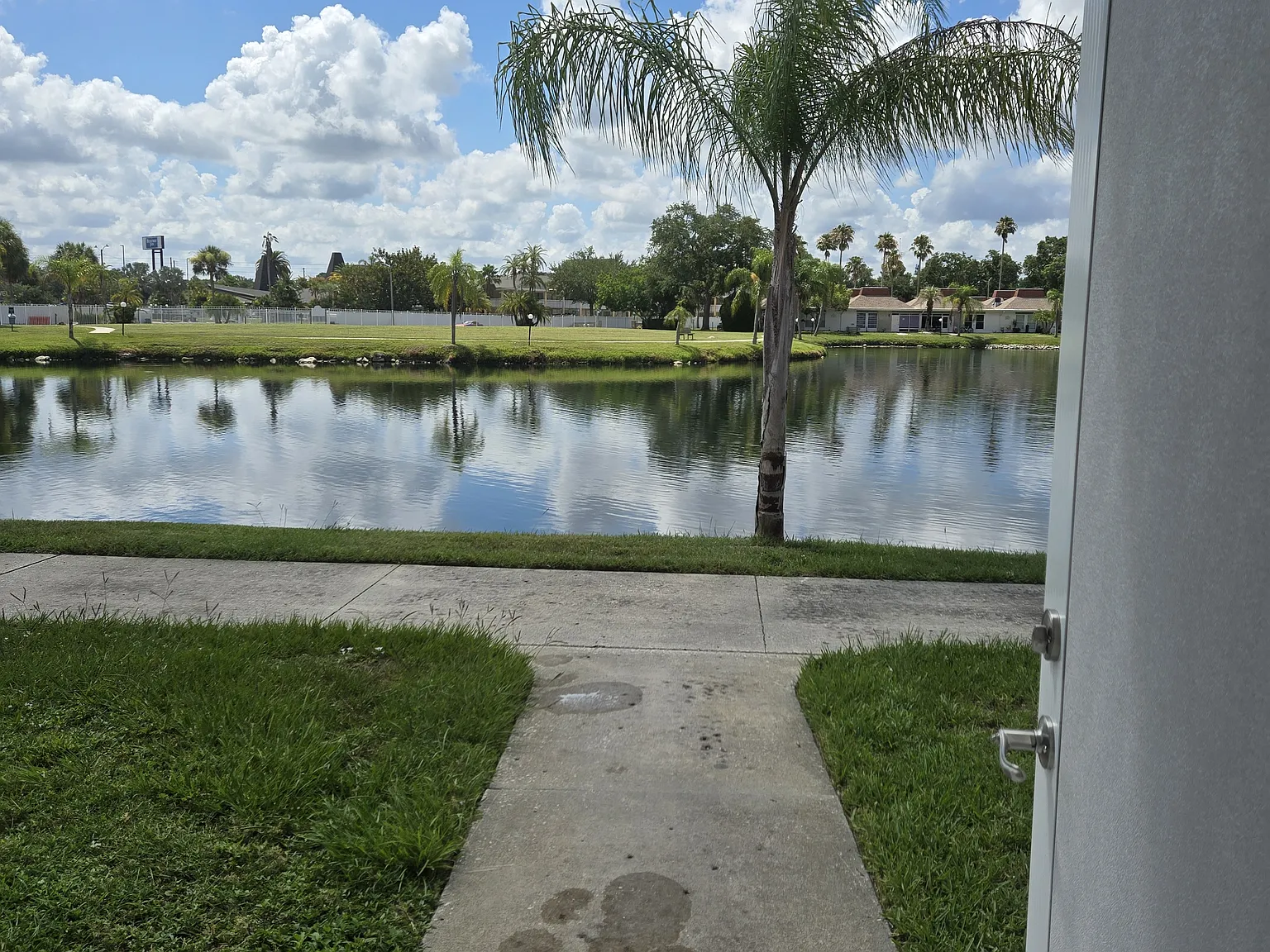 2 bed, 825 sqft, $1,300 — Photo 3