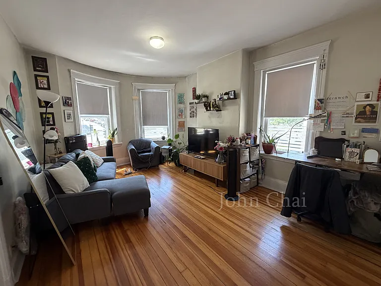 1381 Commonwealth Ave #5 — Photo 2