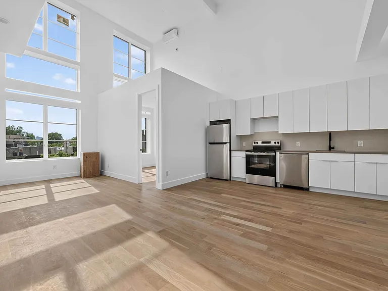 173 Tompkins Ave #4F — Photo 2