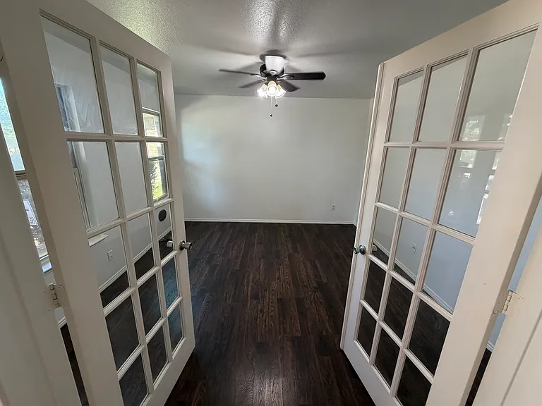 1223 Alhambra Dr — Photo 3