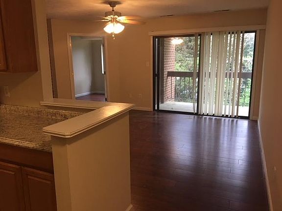 3rd image of 4003 Governors Sq