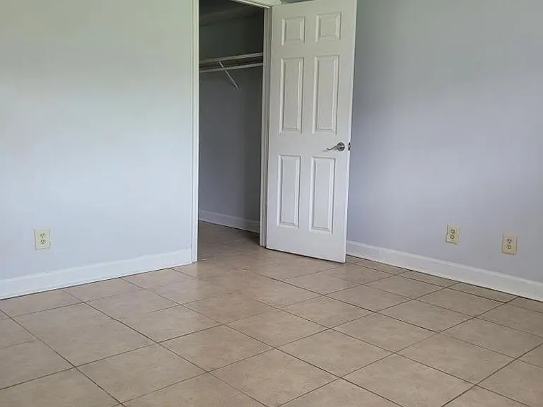 1215 Old Manor Rd — Photo 13