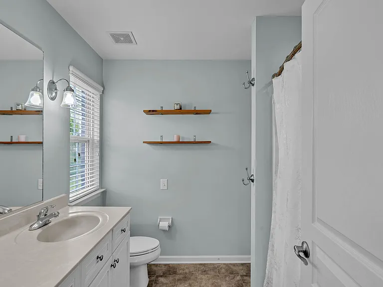 1116 Westbriar Dr — Photo 18