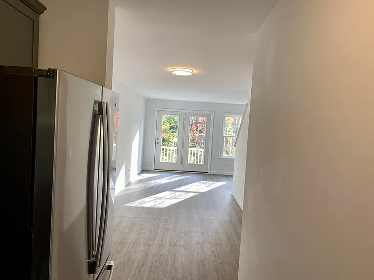 Kitchen to living room/deck door