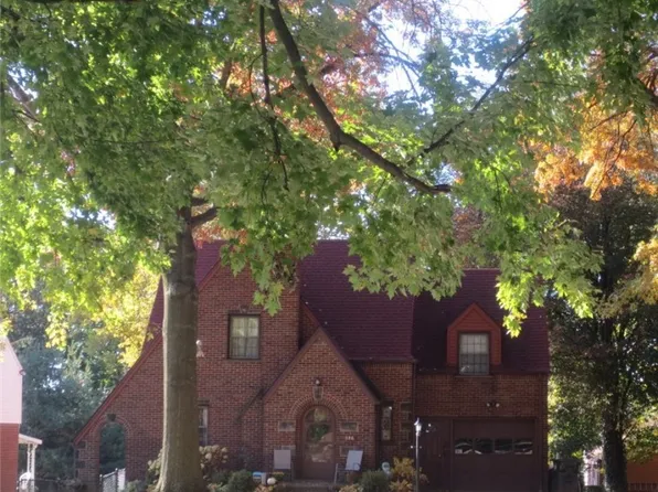 526 31st St NW, Canton, OH 44709