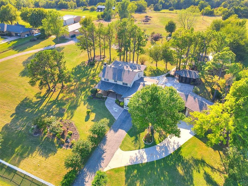 1st image of 6131 Lakeview Dr