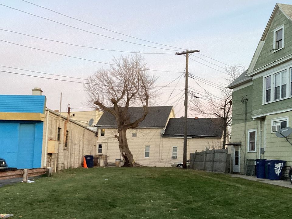 1st image of 340 Hampshire St