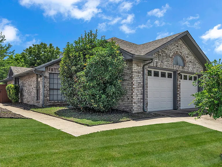 3808 Beaumont Ln — Photo 6