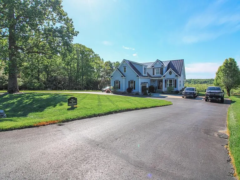 511 Riverview Ct — Photo 9