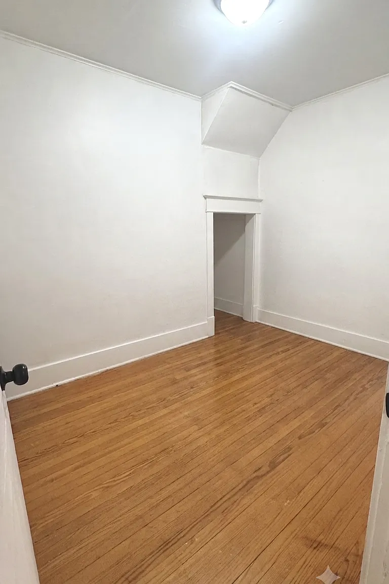 2 bed, 700 sqft, $1,400 — Photo 4