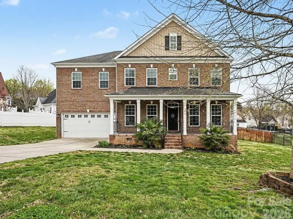 2213 Iron Works Dr, Clover, SC 29710