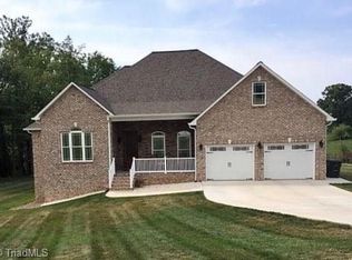 336 Peterson Pond Dr, Wilkesboro, NC 28697