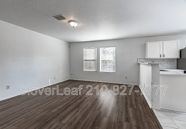 4323 Stetson Park — Photo 10