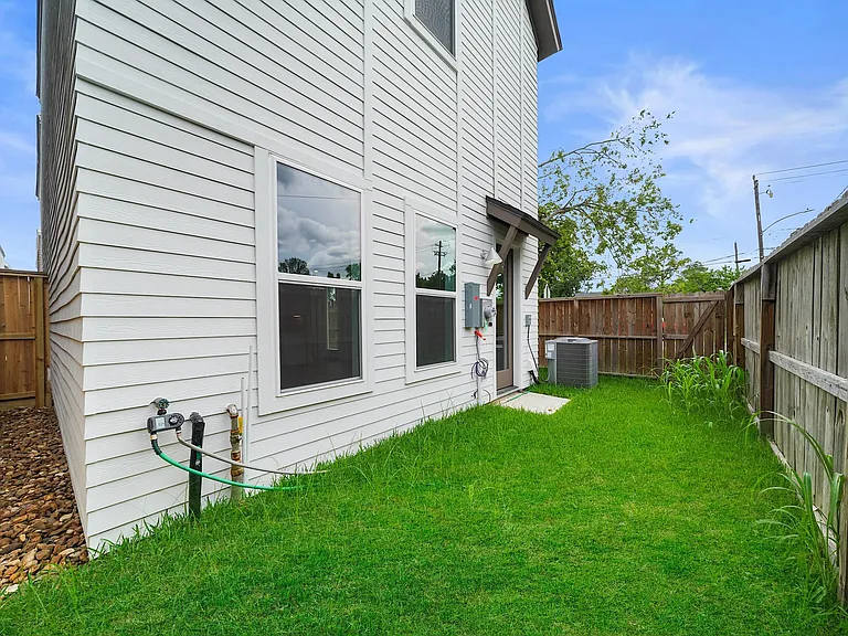 7504 Carver Rd #D — Photo 22