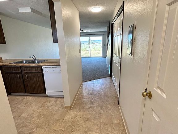 3rd image of 834 Homedale Rd APT B