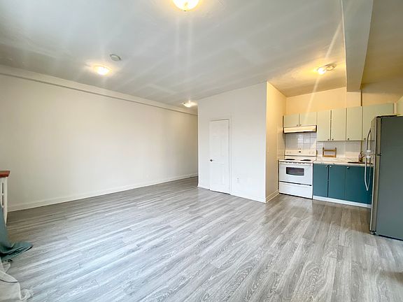 5th image of 1158 Weston Rd Unit 1