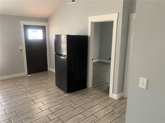 5th image of 2910 Chambers Rd