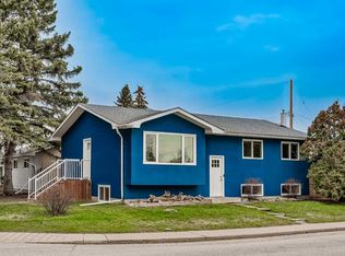 252 S Allan Cres SE, Calgary, AB T2J 0T4