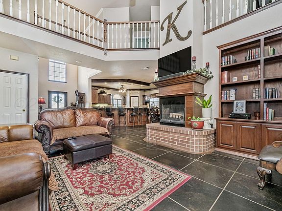3rd image of 33 Tiffany Ln