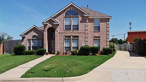2nd image of 1222 Autumn Dr