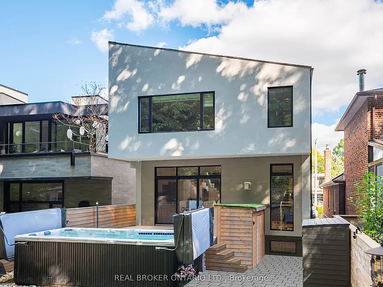 88 Kingsway Way — Photo 43