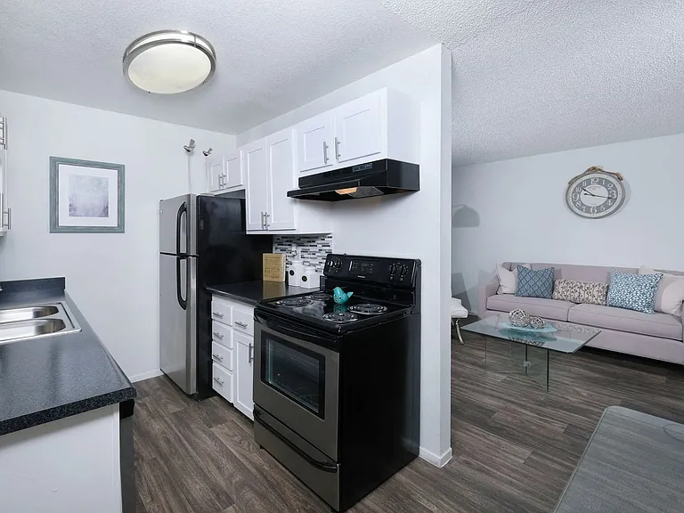 Fifteen 50 Apartments - Kitchen