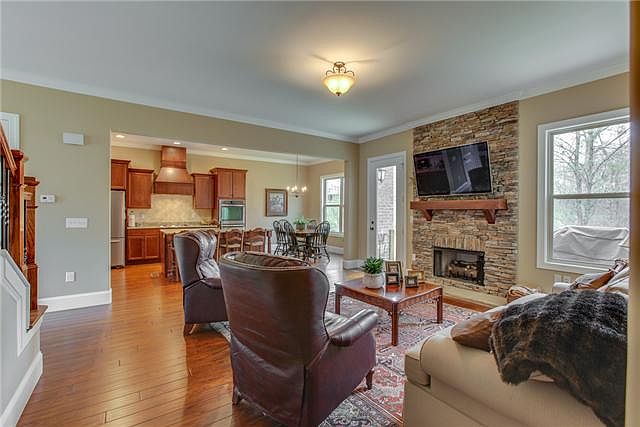 1st image of 528 Summit Oaks Ct #77