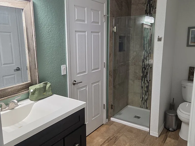 804 Zweck Ct — Photo 11