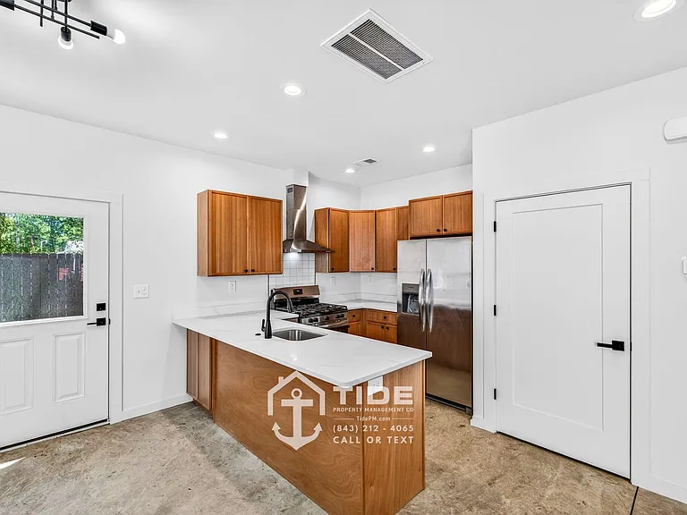 5808 Knight St — Photo 10