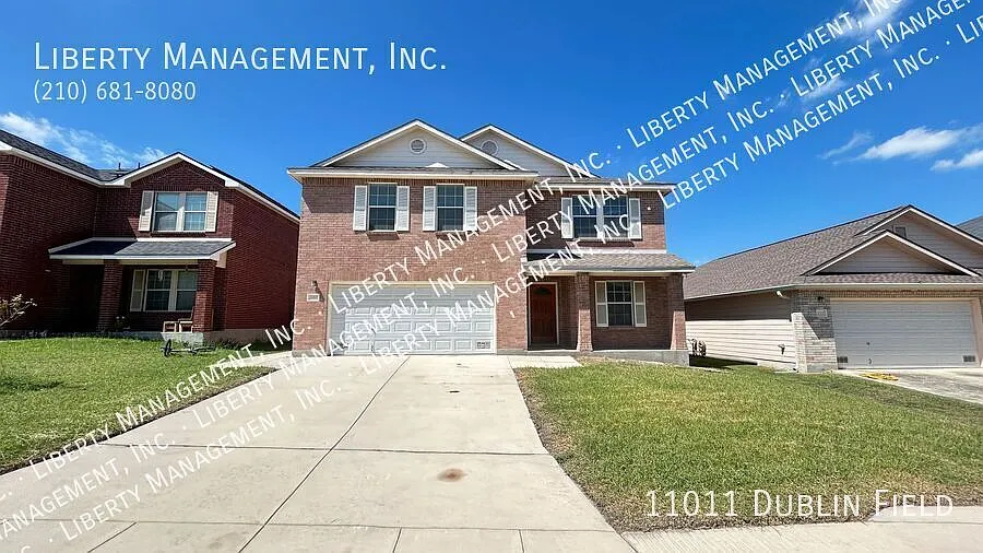 Spacious 4 Bedroom, 2.5 Bath Home — Photo 3