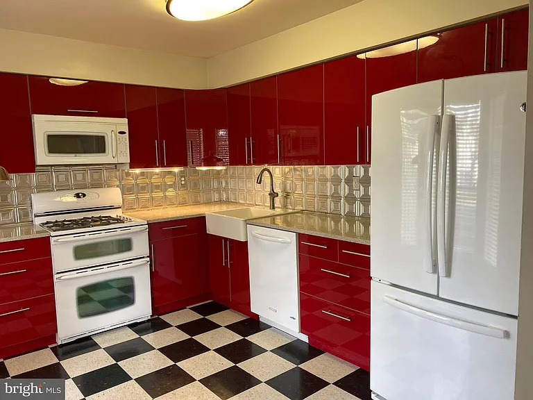 4 Kensington Ct — Photo 7