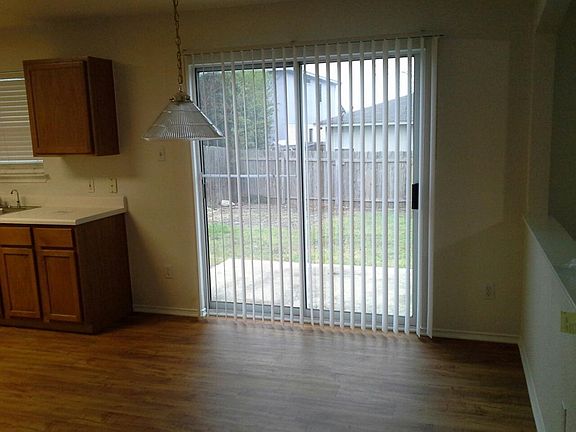 5th image of 17419 Wiseman Dr