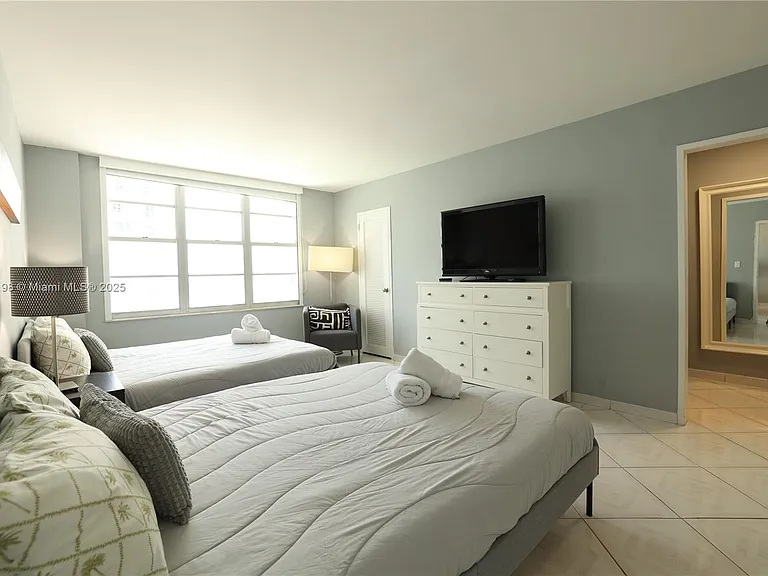 5151 Collins Ave #927 — Photo 7