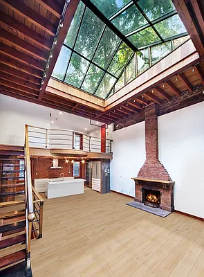 Rented by Stribling | media 24