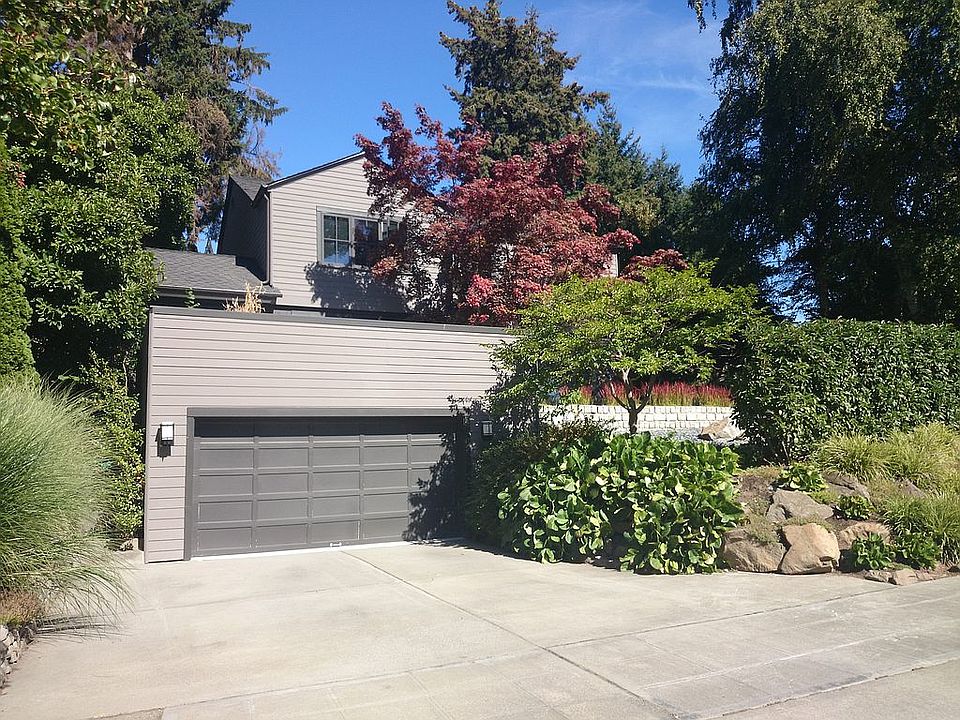 2nd image of 3916 NE Surber Dr