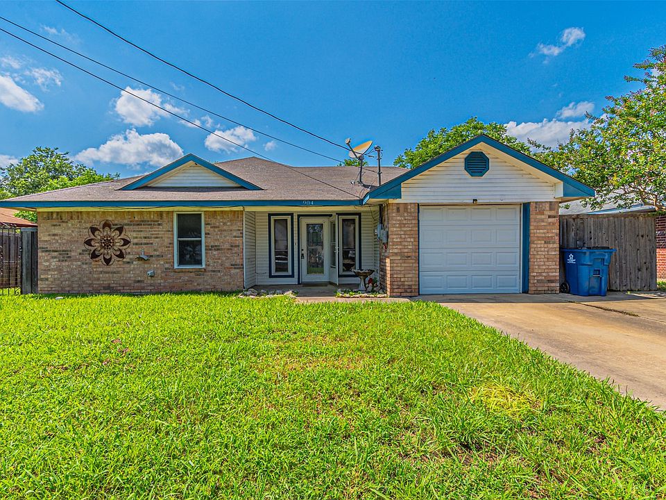 1st image of 904 Melody Cir